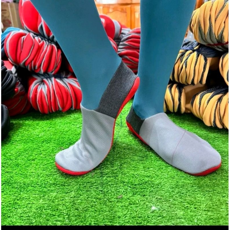 Vớ đi ruộng đi rẫy dài dưới gối có size 35 44 [màu ngẫu nhiên]