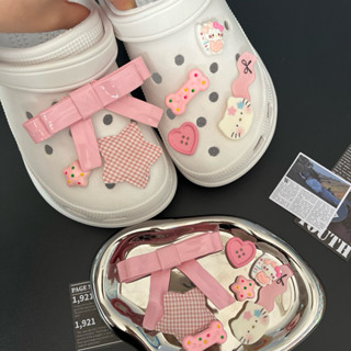 Set Sticker Charm chủ đề mèo Hello Kitty phụ kiện trang trí dép sục hình 3D nhựa cứng hoạt hình
