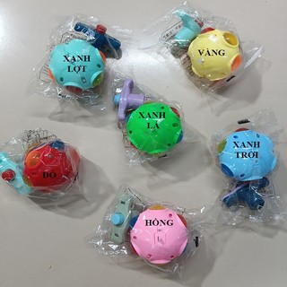Con quay phát sáng có nhạc cho bé