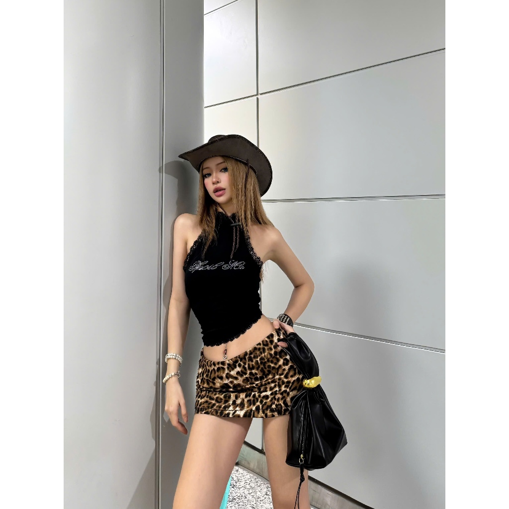 𝐊𝐈𝐋𝐋 𝐒𝐘𝐒𝐓𝐄𝐌 - Áo yếm hở lưng croptop SPOIL ME phối ren đính đá lấp lánh ôm body | BigBuy360 - bigbuy360.vn