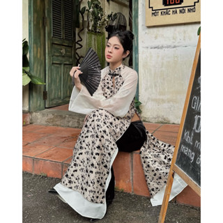  Áo dài Hương kèm quần lụa đen vải hoa nhí phối tay voan INTO.EOGHT thiết kế 