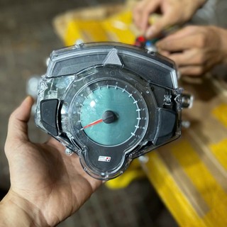 Đồng hồ Uma Racing Lc135 5s 2001-2014 chuẩn real