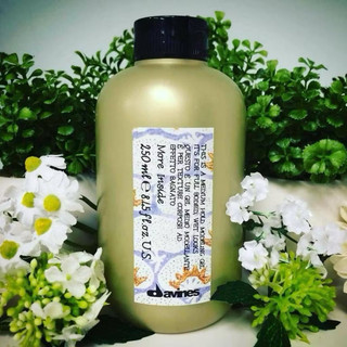 Gel giữ tóc trung bình Davines This is a Medium Hold Modeling Gel