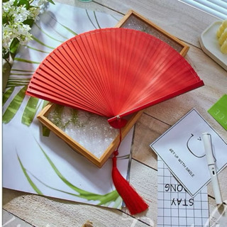 QUẠT CỔ TRANG CẦM TAY BẰNG TRE 18CM SIÊU XINH ( Tặng kèm bao quạt + tua tua )