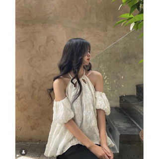  Set áo cổ yếm tay phồng ren hoa trắng kèm chân váy kaki mềm đen dáng dài   HOẢ TỐC HCM   