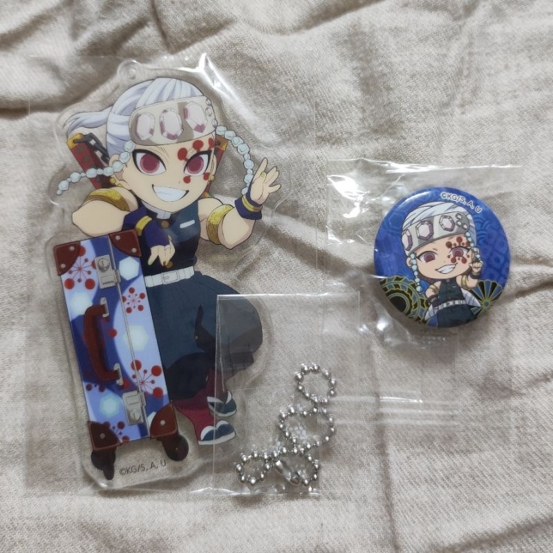 Set Uzui Tengen Kimetsu no Yaiba móc khoá World Tour Screening 2023 và huy hiệu collab Kura Sushi Kn