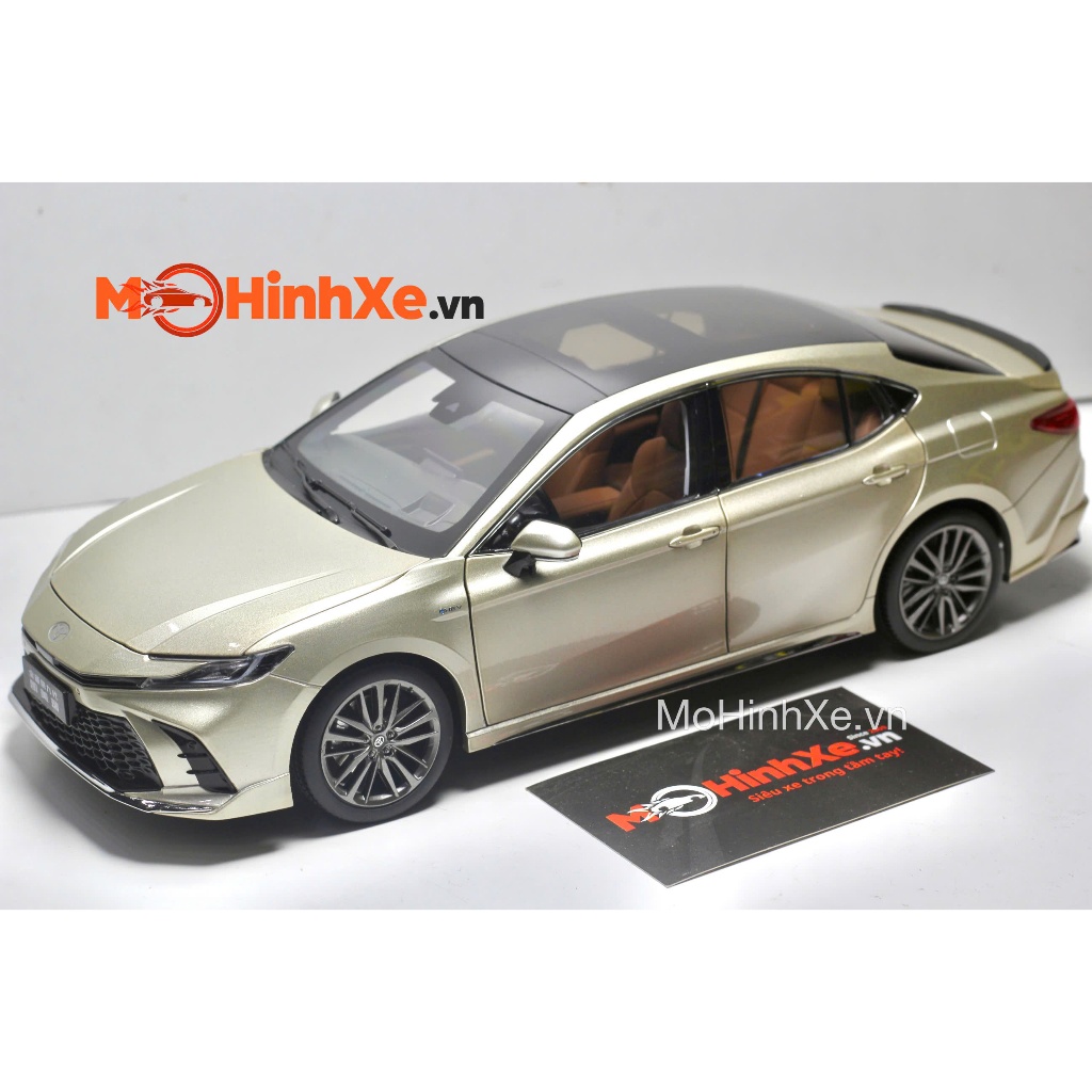 Mô hình xe Toyota Camry 2025 1:18 Paudi