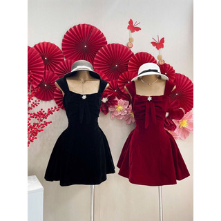 Đầm nhung xoè nơ ngực