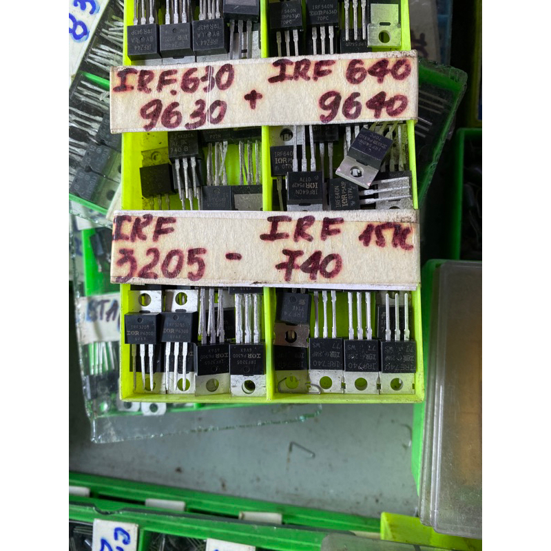 Đèn trường IRF 740 giá bán 2 chiếc