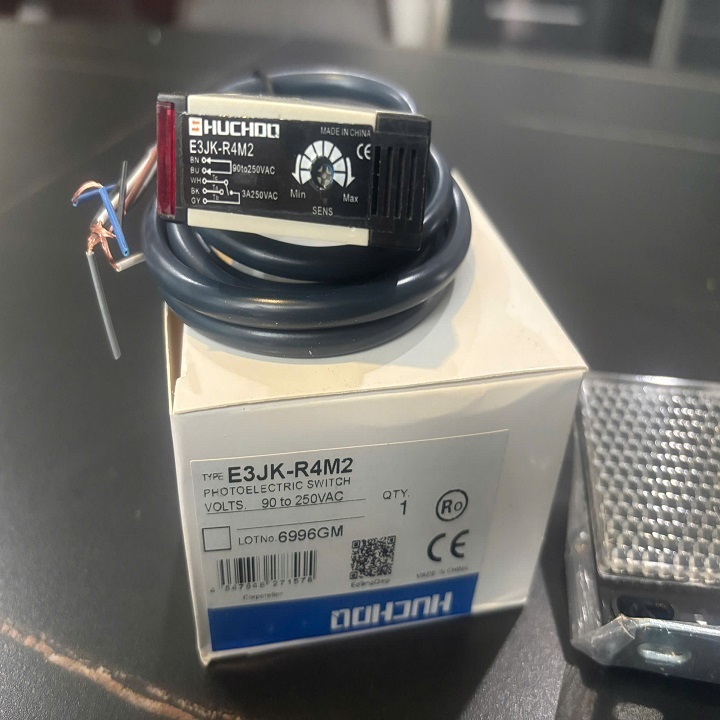 Cảm biến quang E3JK-R4M2 ( 90-250VAC )