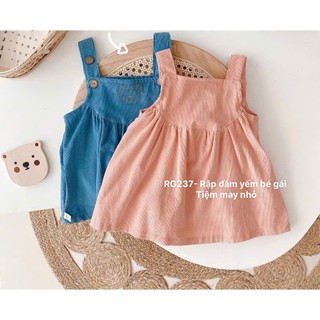 RG237_Rập giấy may đầm yếm bé gái
