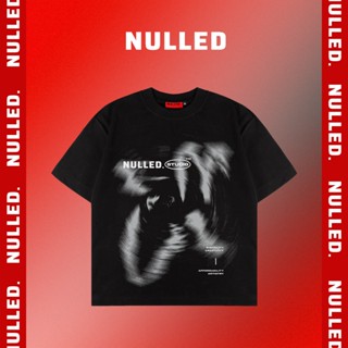 Áo thun tay ngắn cổ tròn form rộng NULLED màu đen, in hình | N-T7
