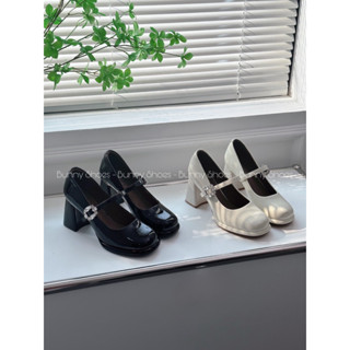 Giày Mary Jane nữ, đế vuông, gót cao 7cm, chất da bóng, sang trọng, Qbeyral M854