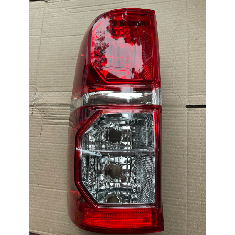 Đèn hậu Toyota Hilux 2012 -2015 bền đẹp