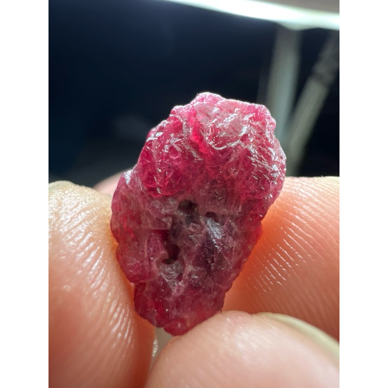 Spinel đỏ thô, tinh thể 6.8ct