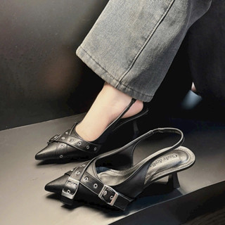 Giày sục đục lỗ gót nhọn cao 7p da bóng bigsize. Chân mập ú nên tăng 1size