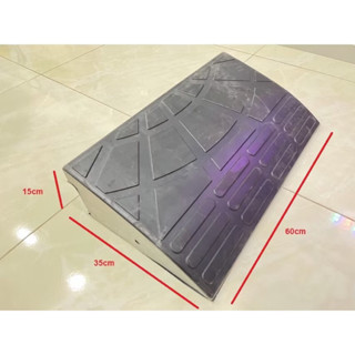 bục cầu dốc xe oto xe máy bằng cao su cao 15cm . cầu dắt xe . cầu lên xuống bậc thềm xe máy oto