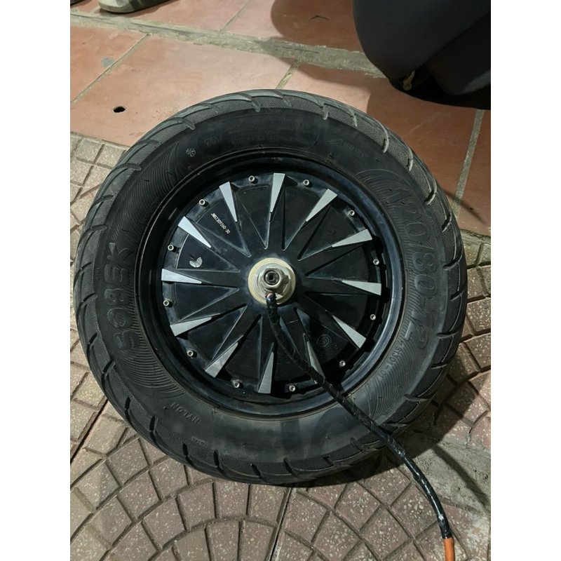 động cơ 1500w vành 12 mới 99% cả lốp to tháo xe nguyên bản