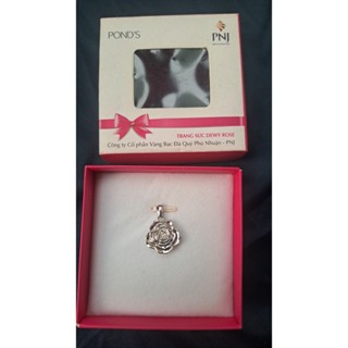 Mặt dây chuyền PNJ hình hoa hồng quà từ Ponds