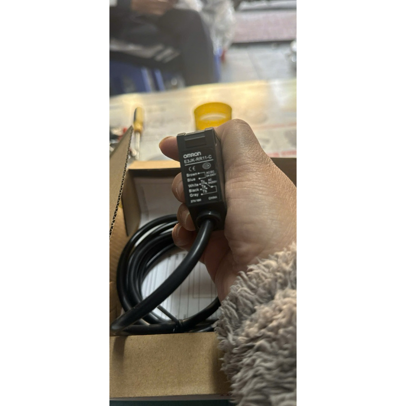 Cảm biến quang E3JK-RR11. cảm biến