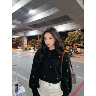 [Sẵn ship lun] Áo len dệt kim đính ngọc trai hai màu trắng đen