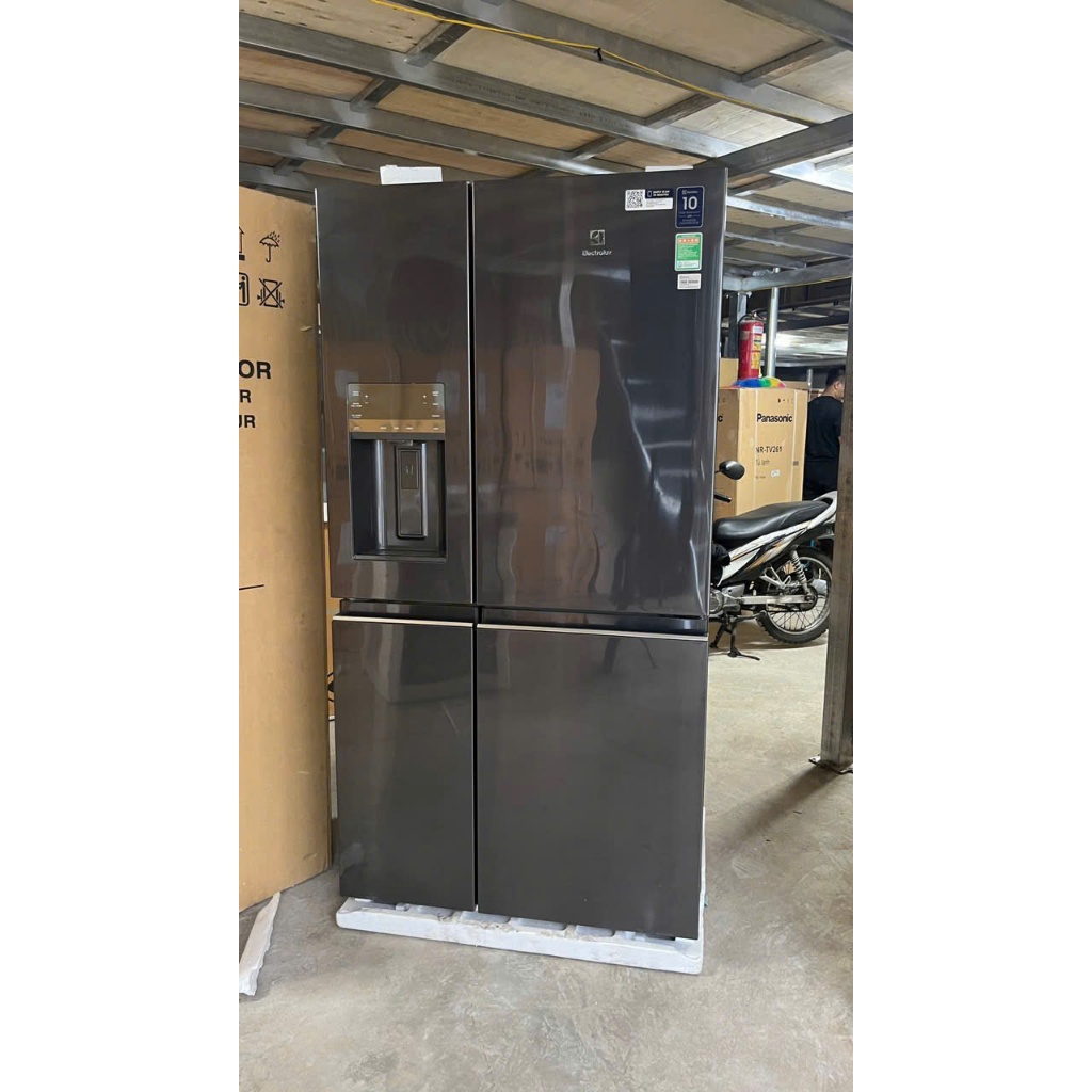 Tủ lạnh Electrolux Inverter 609 Lít EQE6879A-B - Điện Máy Kho Rẻ