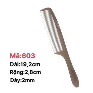 Lược cắt tóc nam Makar 1803 rất mỏng và bám tóc