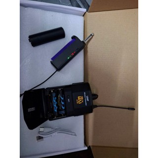 Micro đeo tai - cài đầu sóng UHF
