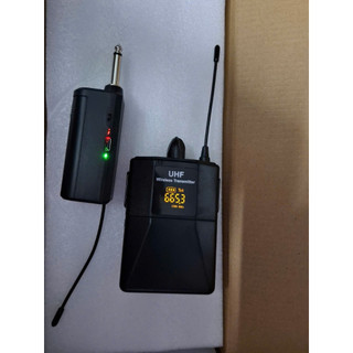Micro đeo tai - cài đầu sóng UHF