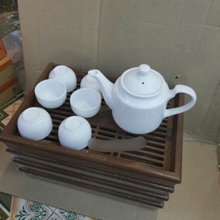 Bộ ấm chén sứ trắng dáng trụ Bát Tràng