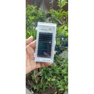 Mi khay 0.07 diamond và legendary lash đủ độ cong và dày và dài .