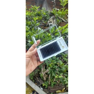 Mi khay 0.07 diamond và legendary lash đủ độ cong và dày và dài .