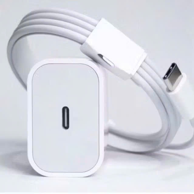 sạc nhanh P.D 20.W  chân DẸT  không nóng máy an toàn ổn định dành cho điện thoại