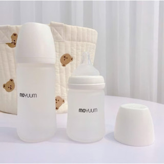  Bình sữa moyum THUỶ TINH trơn tráng silicon 150ml 240ml 