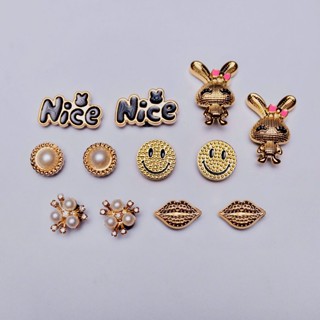 Bộ 12 Sticker Ngẫu Nhiên, charm 3D Cute chủ đề Vintage nhựa cứng, ticker Jibbitz Kim loại gắn Dép
