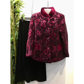  Áo bông quần nhung dày ấm  cho phụ nữ trung niên cao tuổi . 