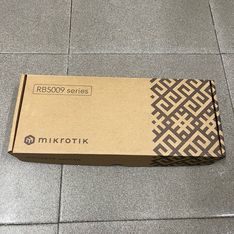 Router cân bằng tải Mikrotik RB5009ug+s+in fullbox mới 100%