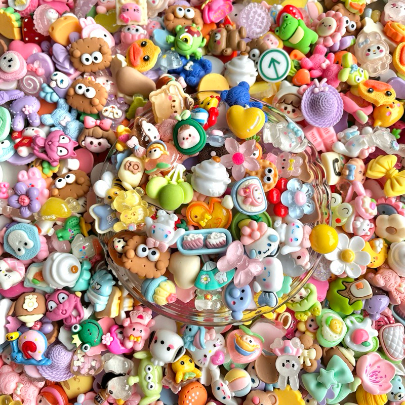 Set 10 Sticker ngẫu nhiên charm phụ kiện trang trí dép sục nhựa cứng hoạt hình