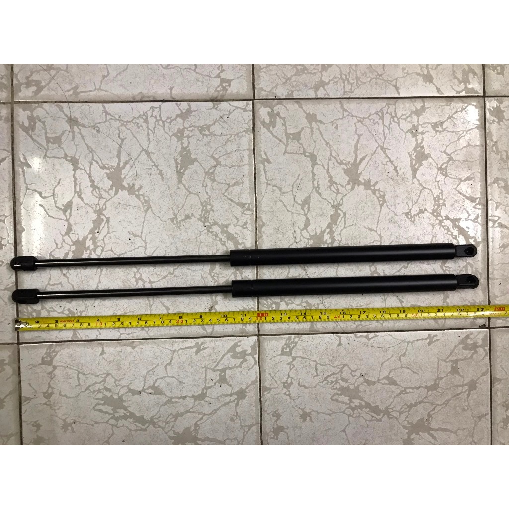 Ty chống cốp Ford Focus Hatchback 2016-2017-2018-