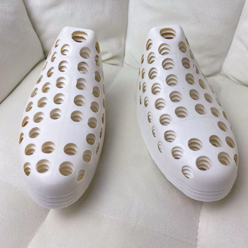 Cây giữ form giày chống gãy mũi giày