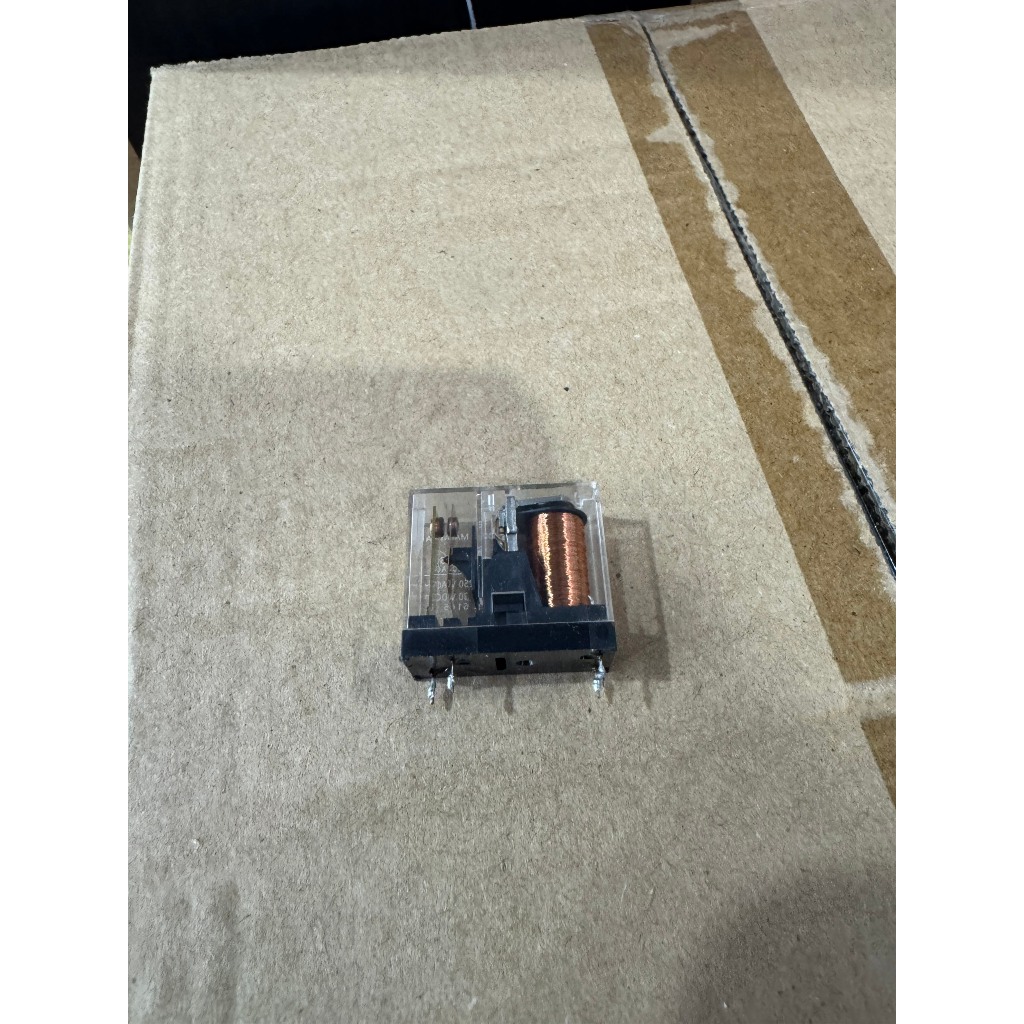 Relay omron 10A 250V