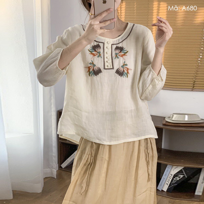 Áo sơ mi linen tay lửng cổ tròn KAMAKA thêu retro đối xứng - A680