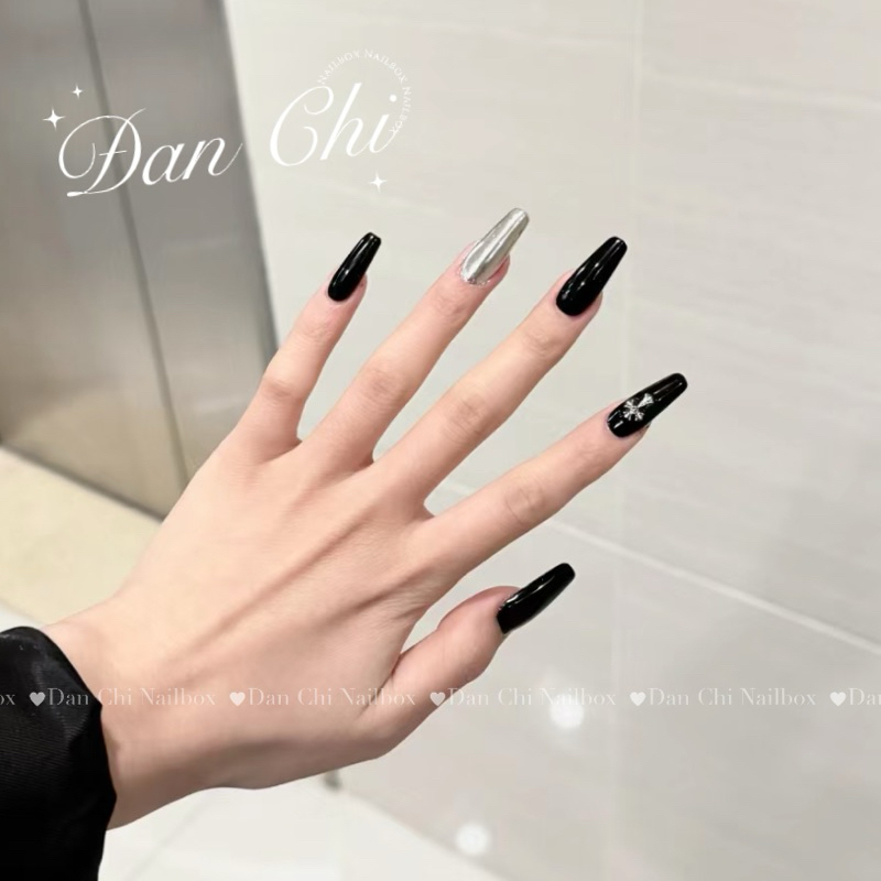 Nailbox Móng Úp Thiết Kế Sẵn Mẫu Đen