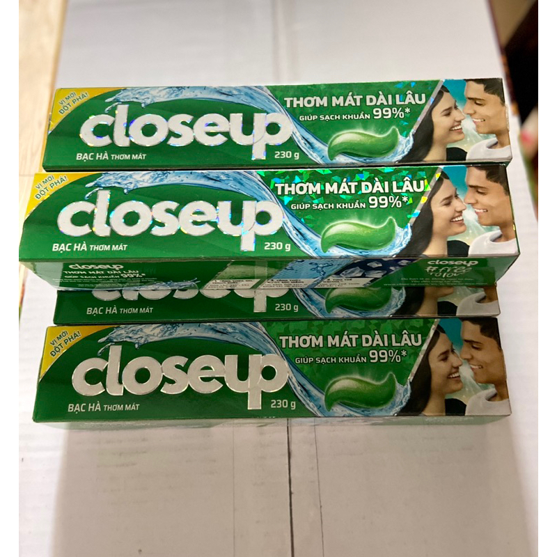 Kem đánh răng Closeup bạc hà 230g