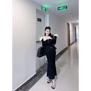 Đầm hot girl ôm body chất vải thun gân co dãn mát mẻ cổ vuông gài nút tay dài phối bèo trắng cực dễ thương