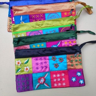 VÍ LỤA ĐỰNG TIỀN CẦM TAY thêu hoa ô cách lạ mắt - hàng thủ công