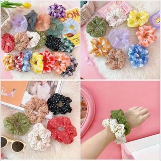 Cột tóc Scrunchies pompom