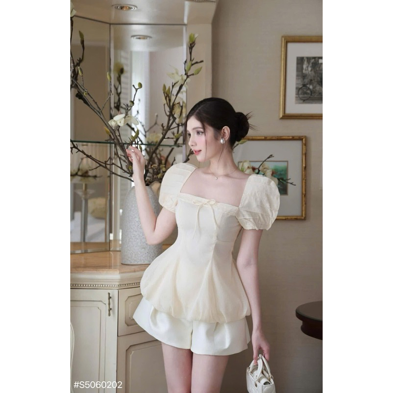 SET TIỂU THƯ CỔ VUÔNG KHOÉT LƯNG * SHORT N80