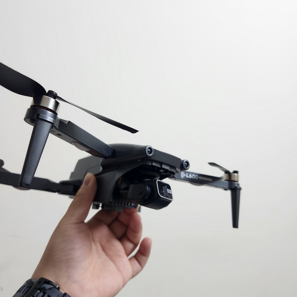 Flycam L600 Pro Max - Camera 4k, gimbal chống rung 3 trục mượt mà, GPS tự động quay về, bay 15 phút | BigBuy360 - bigbuy360.vn