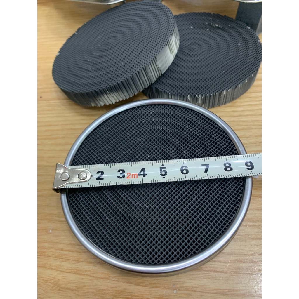 Miếng Sứ Gốm Ceramic 9Cm Chụp Đầu Đốt Họng Chia Lửa Bếp Gas Hồng Ngoại Kèm Vòng Đai Thép Cố Định [Hỏa Tốc] [Linh Kiện]